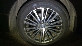 タイヤホイール前