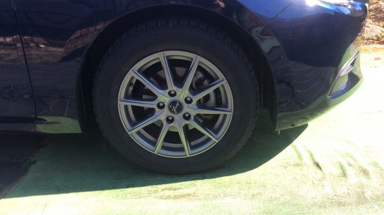 タイヤホイール前