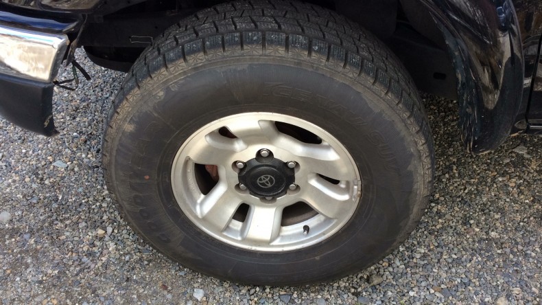 タイヤホイール前