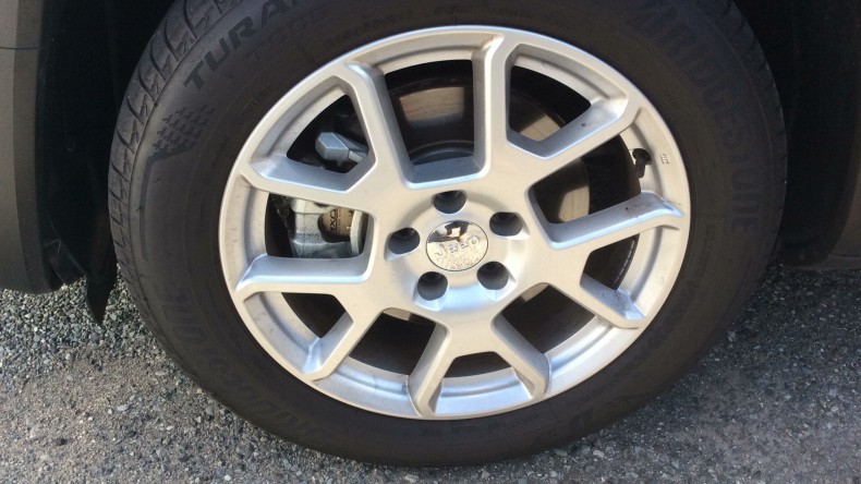 タイヤホイール前