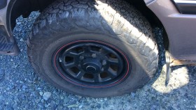 タイヤホイール前