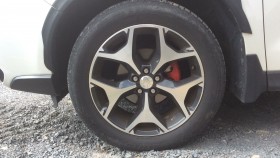 タイヤホイール前