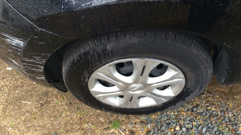 タイヤホイール前