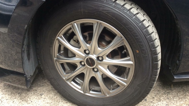 タイヤホイール前