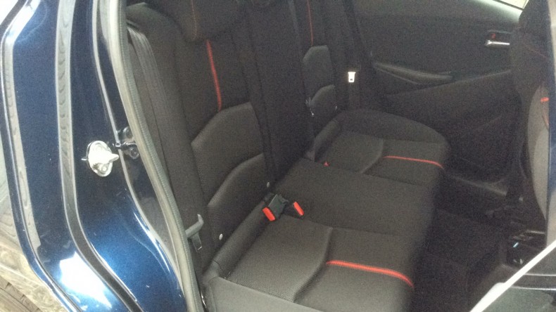 内装後方シート