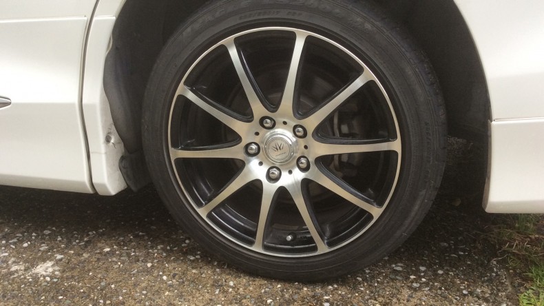 タイヤホイール前