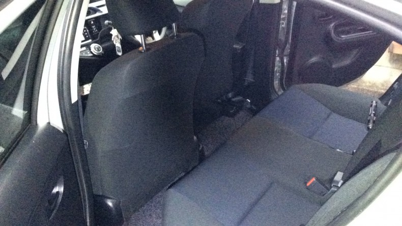 内装後方シート