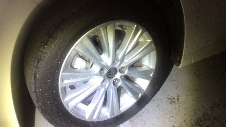 タイヤホイール前