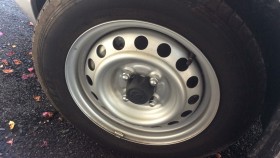 タイヤホイール前