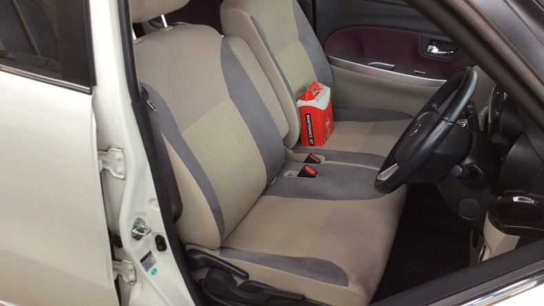 内装前方シート