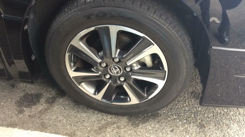 タイヤホイール前