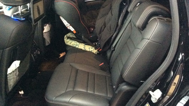 内装後方シート