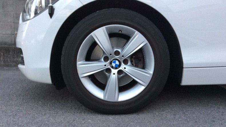 タイヤホイール前