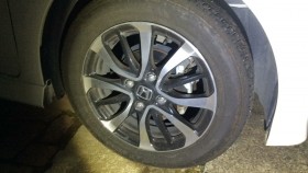 タイヤホイール前