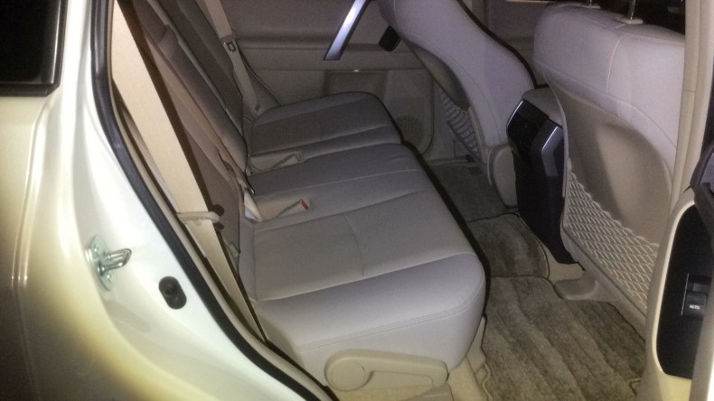 内装後方シート