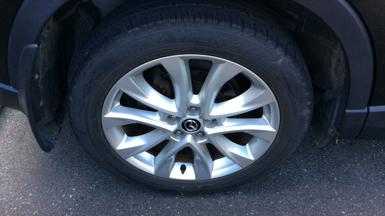 タイヤホイール前