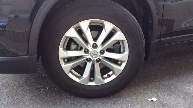 タイヤホイール前