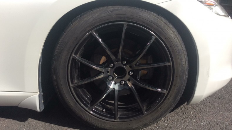 タイヤホイール前