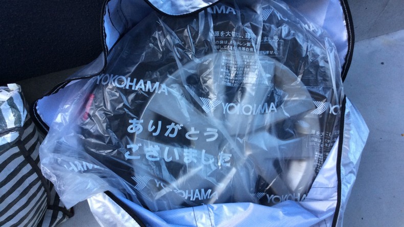 タイヤホイール前