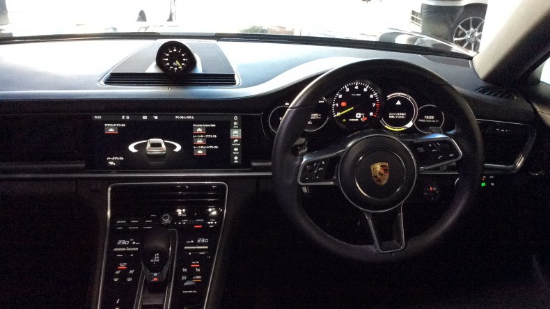 内装インパネ全体