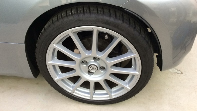 タイヤホイール前