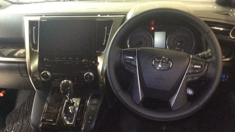 内装インパネ全体