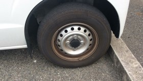 タイヤホイール前