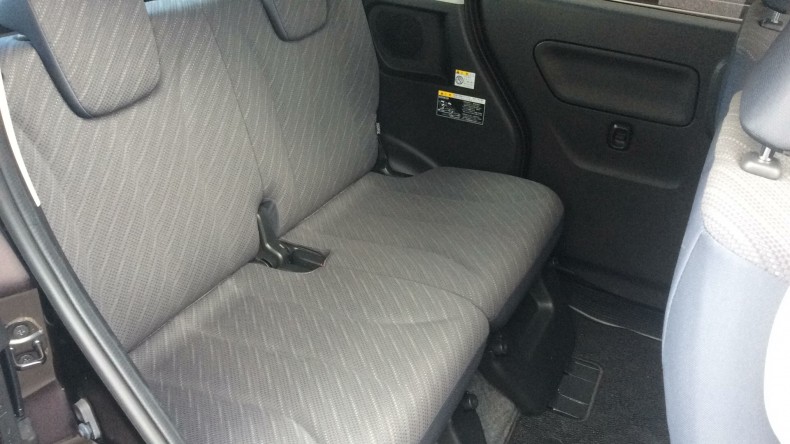 内装後方シート