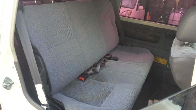 内装後方シート