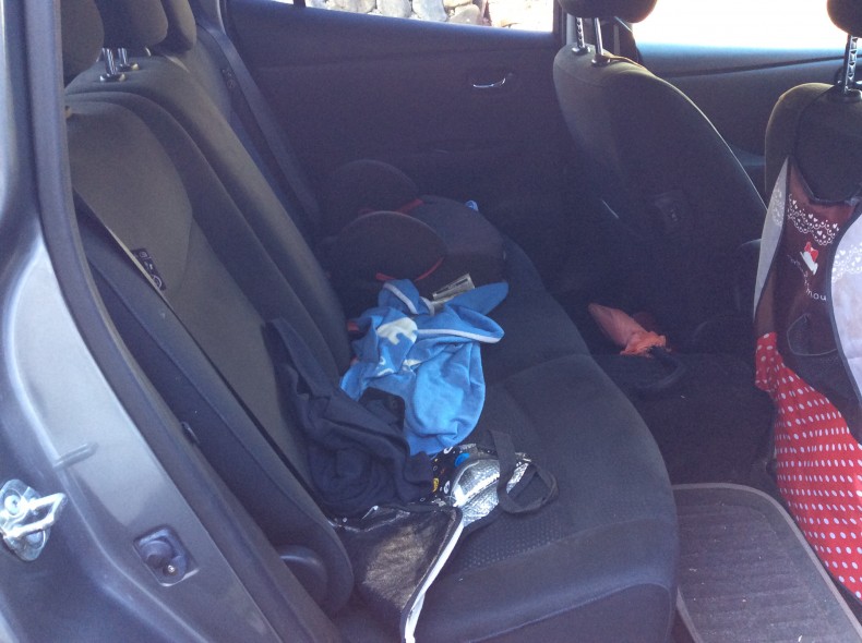 内装後方シート