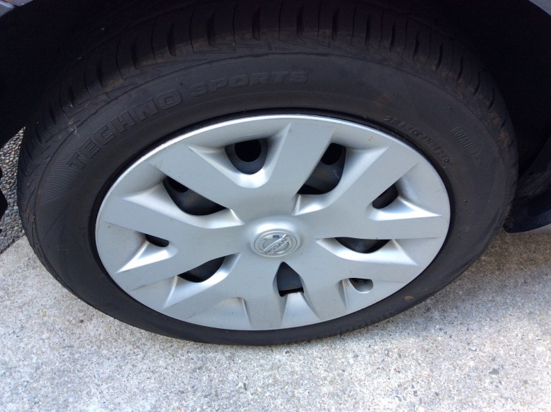 タイヤホイール前