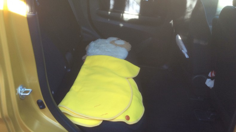 内装後方シート