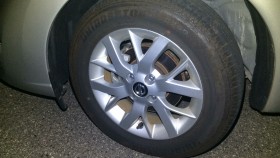 タイヤホイール前