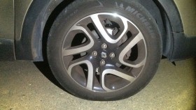 タイヤホイール前