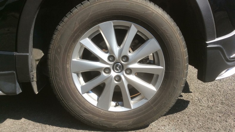 タイヤホイール前