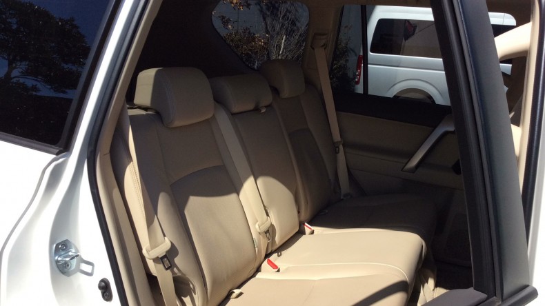 内装後方シート