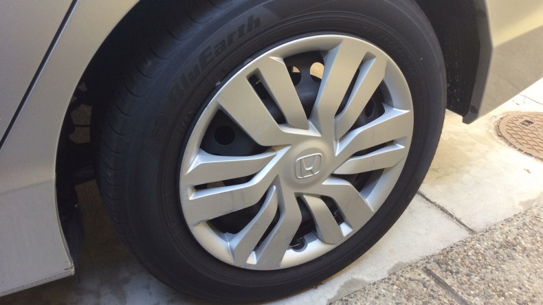 タイヤホイール前