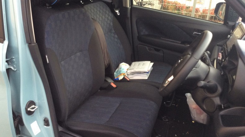 内装前方シート