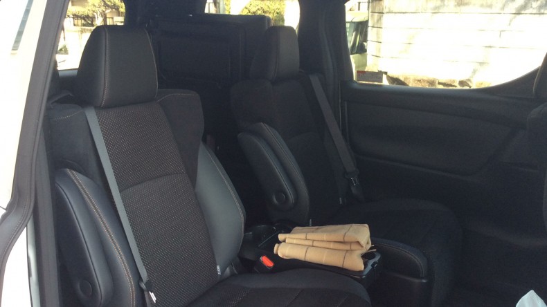 内装後方シート