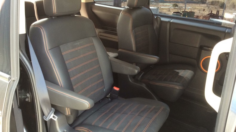 内装後方シート