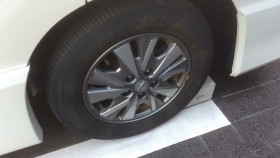 タイヤホイール前