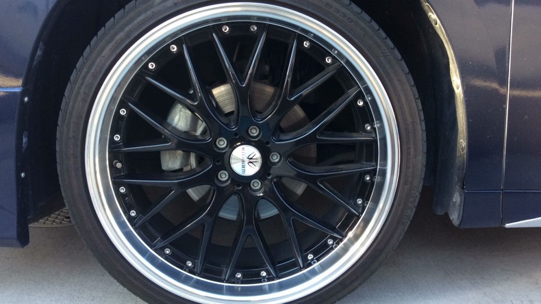 タイヤホイール前