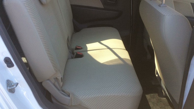 内装後方シート