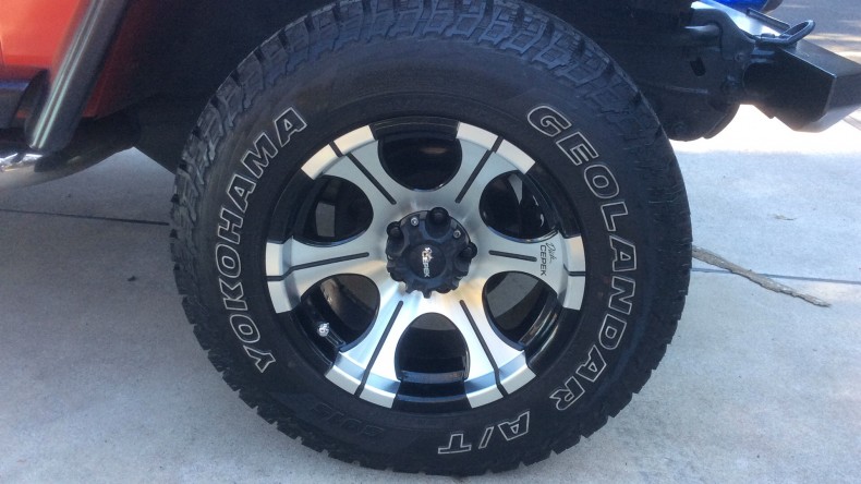 タイヤホイール前