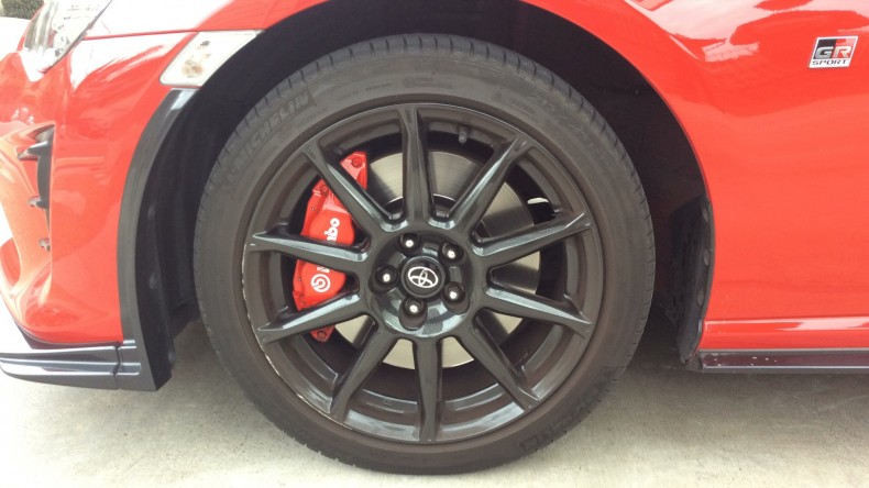 タイヤホイール前