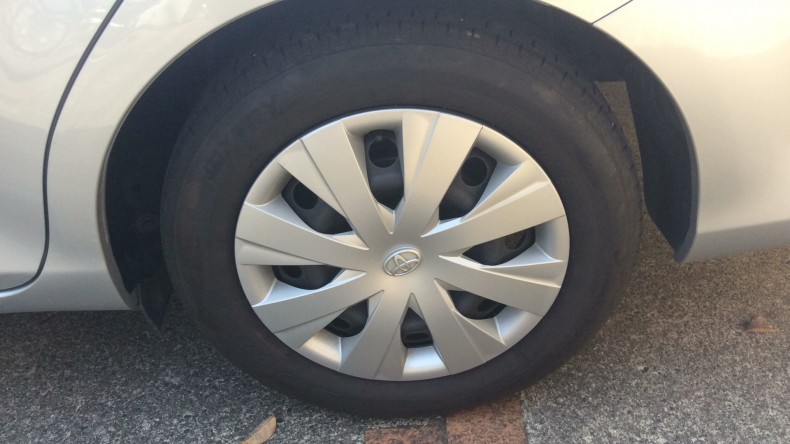 タイヤホイール前