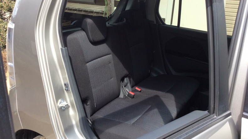 内装後方シート