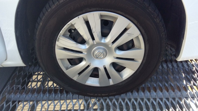 タイヤホイール前