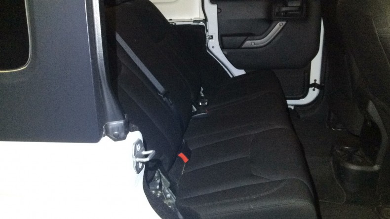 内装後方シート