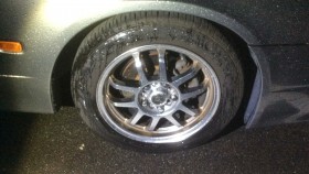 タイヤホイール前